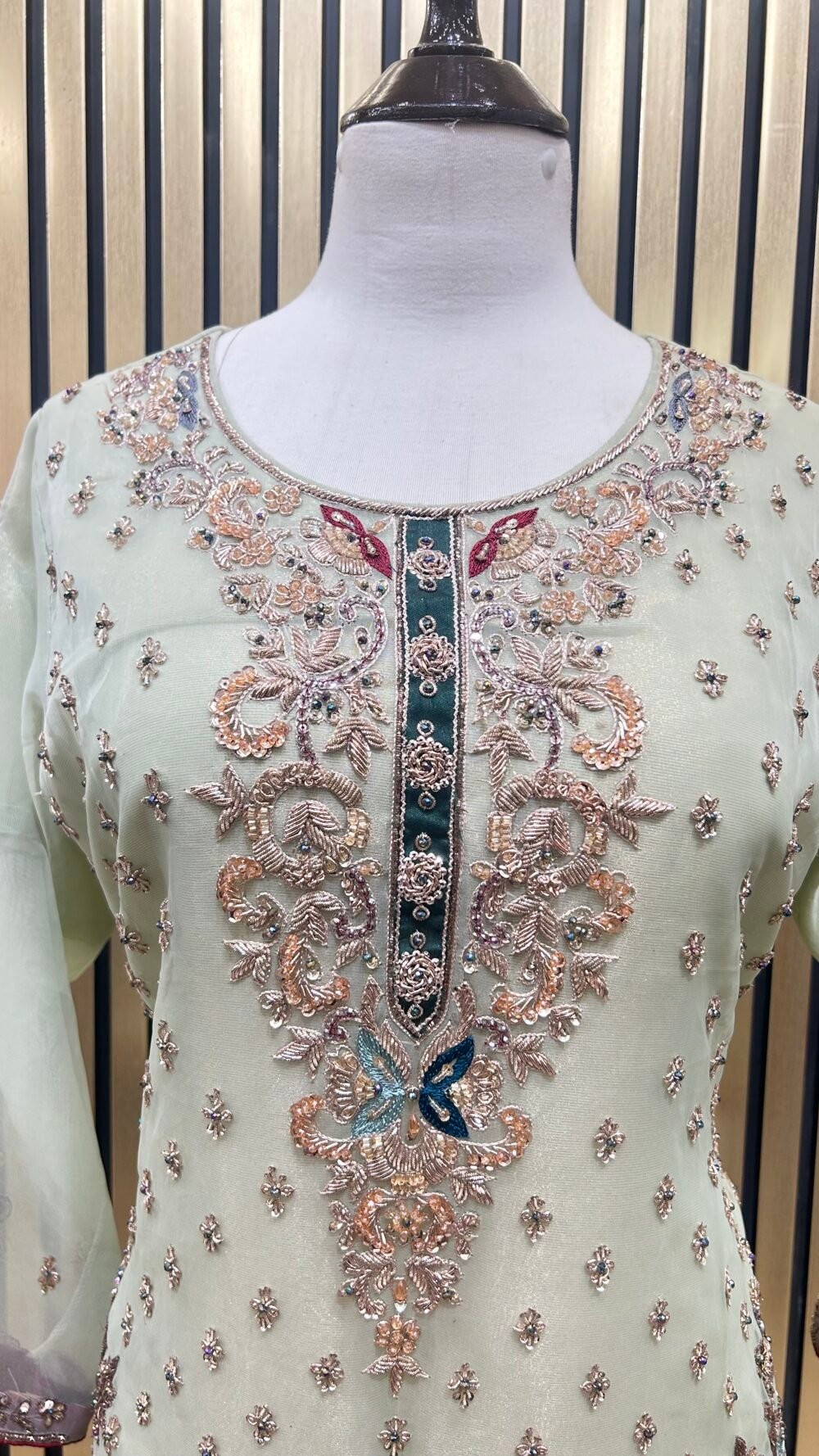 Royal Charm Suit - Image 2